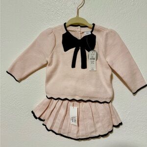 GAP Light Pink and Black Baby 2 piece set 3-6 month